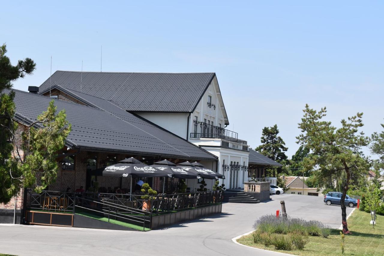 Hotel Helvecija 1880 Vrsac Esterno foto